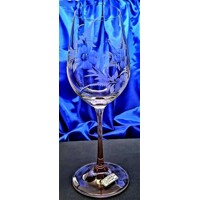 LsG-Crystal  Jubilejní sklenice se jménem na víno červená dárek pro ženu ručně rytá broušená květina J-1907 350ml 1 Ks.